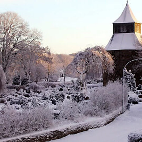 St.-Georg-Kirche im Winter