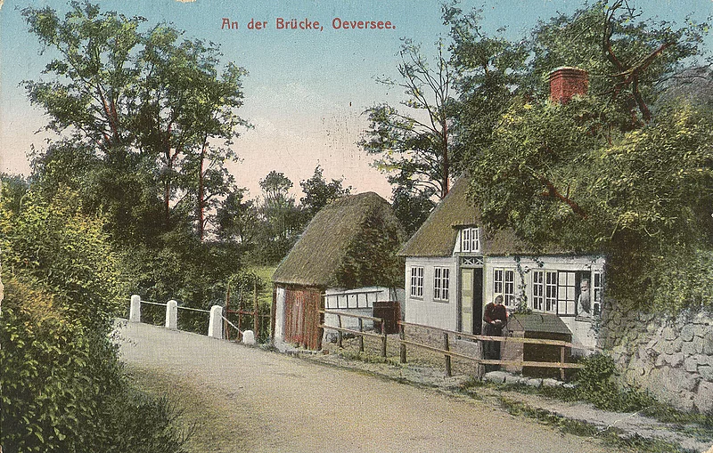 Das Fachwerkhaus an der Brücke / Dat Strohdackhuus