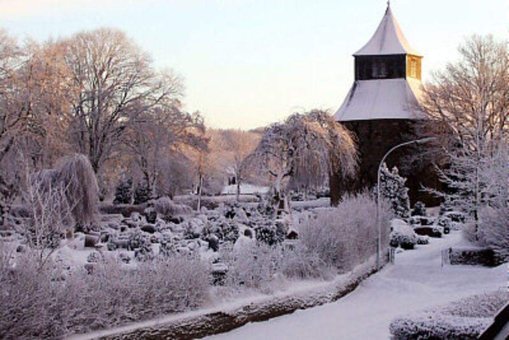 St. Georg Kirche im Winter (Nr. 10)